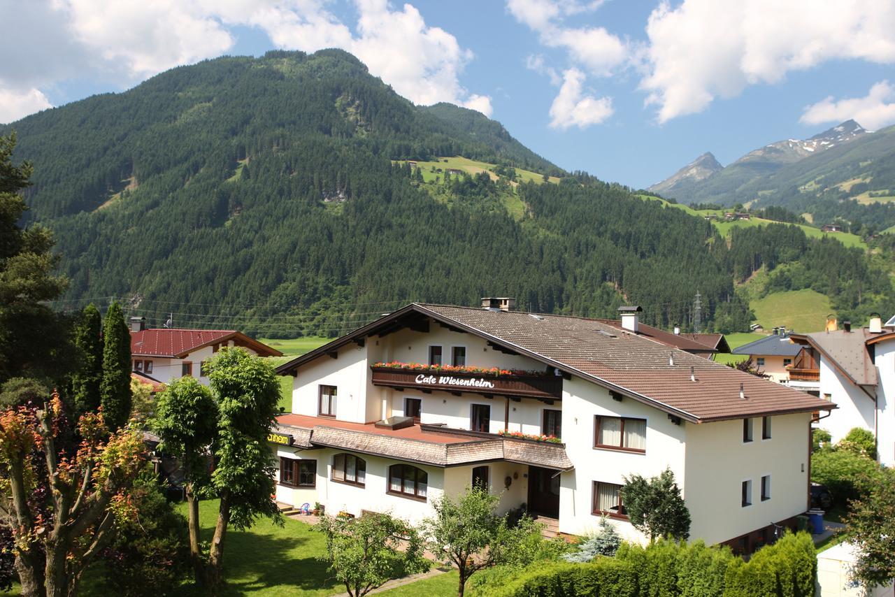 Restaurant Gaestehaus Wiesenheim Hotel Uderns Exterior photo