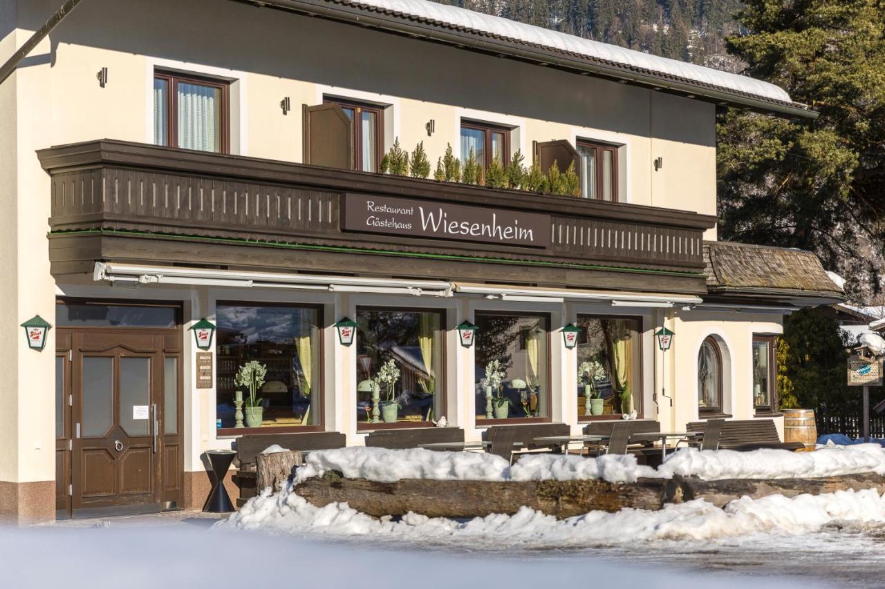 Restaurant Gaestehaus Wiesenheim Hotel Uderns Exterior photo